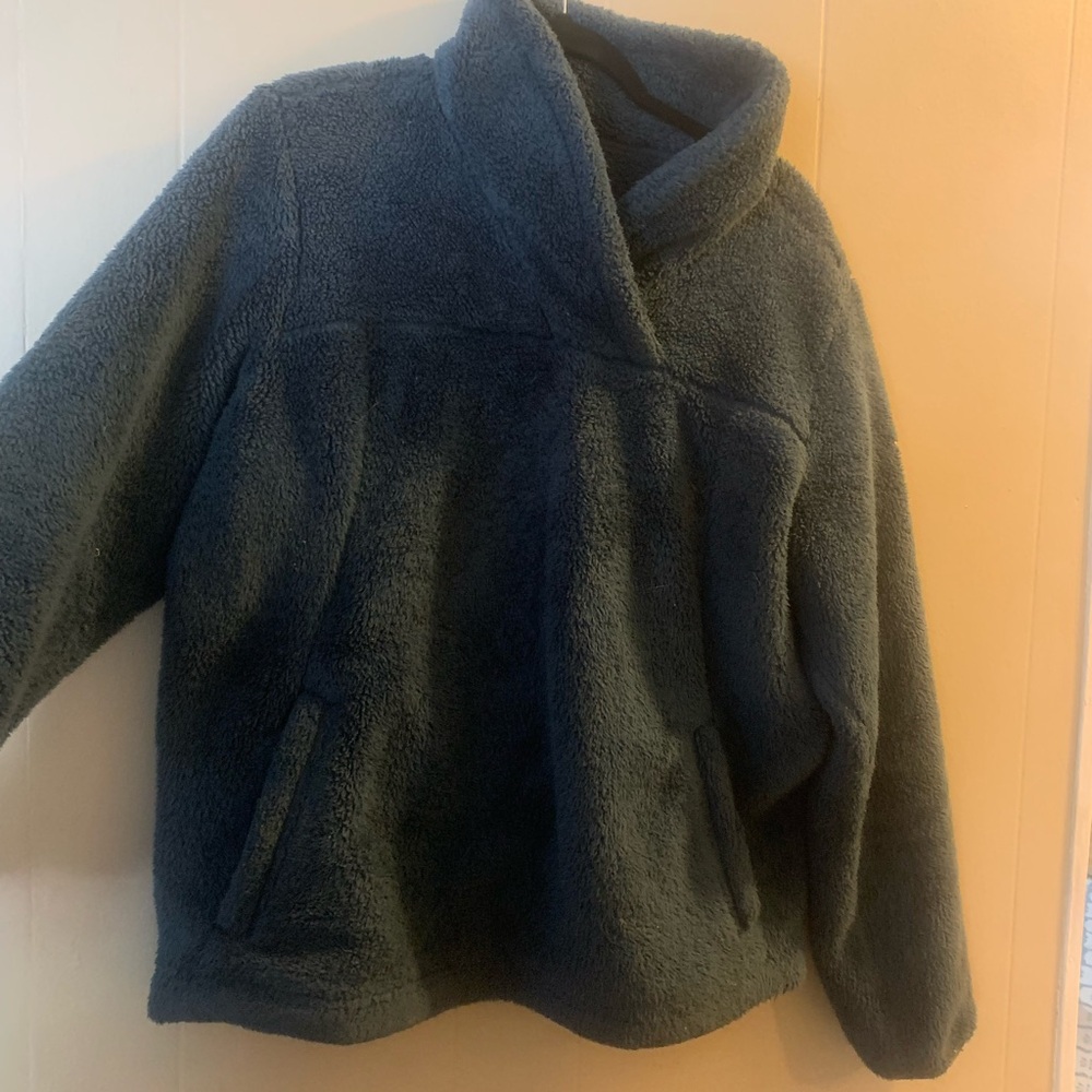 The North Face women’s fleece blue pullover XL